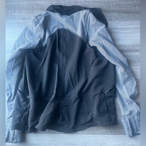 Ivivva girls size 14 track zip up jacket - Picture 6 of 8